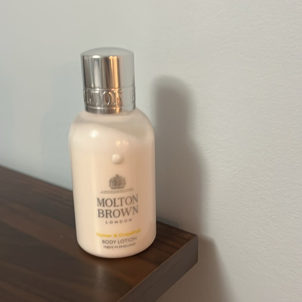Molton Brown Vetiver & Grapefruit Body Lotion New 100g
